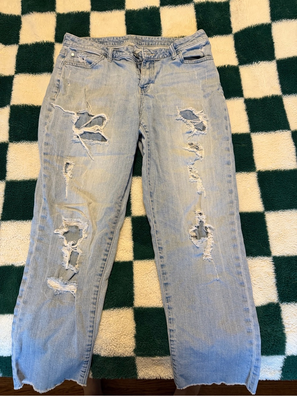 Jennifer Lopez Light Blue Ripped Boyfriend Jeans